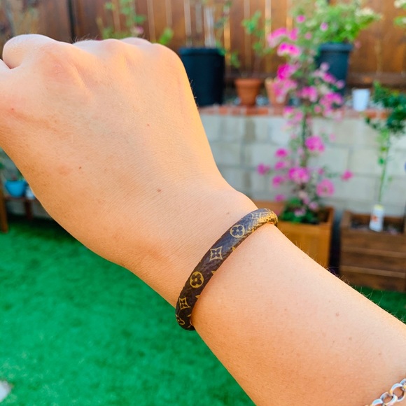 Louis Vuitton Vivienne Bracelet Sz17 - Picture 7 of 8